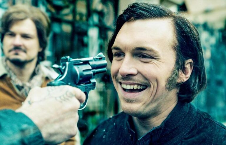 Emocjonalna podróż przez muzykę z filmu „Jak pokochałam gangstera” – odkryj ulubione utwory