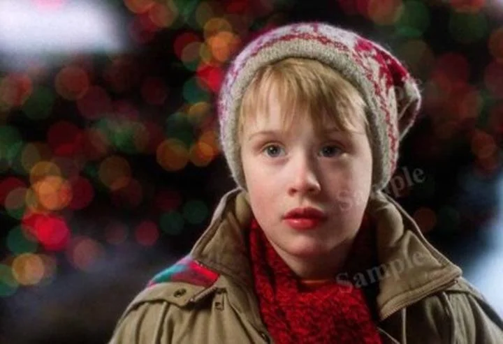 Muzyka, która zostaje w pamięci – emocjonalne utwory z Kevina samego w domu