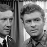 Muzyka z filmu Stawka większa niż życie: Tajemnice budowania napięcia w serialu