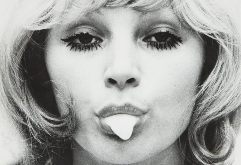 Odkryj ukryte znaczenie tekstu piosenki „Dni, których nie znamy”