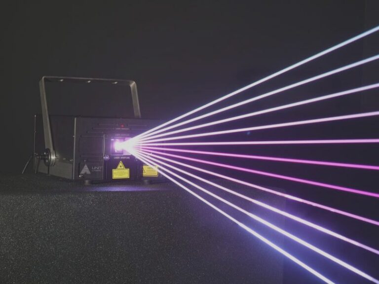 Jak wybrać najlepsze lasery estradowe na niezapomniane wydarzenia?