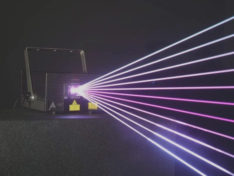 Jak wybrać najlepsze lasery estradowe na niezapomniane wydarzenia?