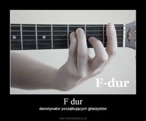 Proste sposoby na zagranie F dur na gitarze i uniknięcie najczęstszych błędów