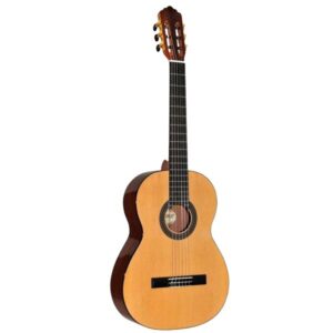 Jak bez trwogi zagrać na gitarze „Sto lat” – proste akordy i wskazówki dla debiutantów