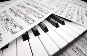 Jak pisać teksty piosenek: Odkryj sekrety i techniki dla początkujących twórców muzyki